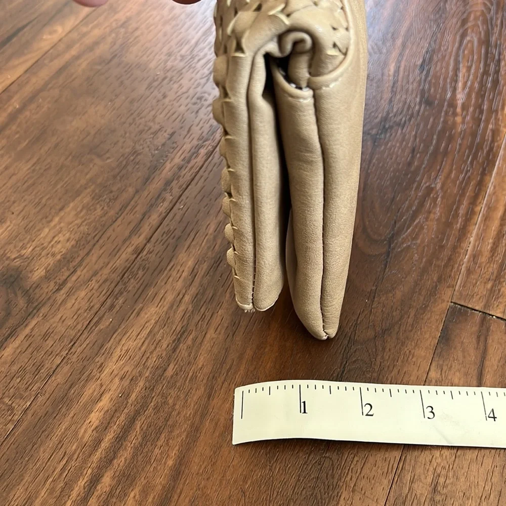 NWOT URBAN Expressions Beige Clutch - Picture 15 of 15